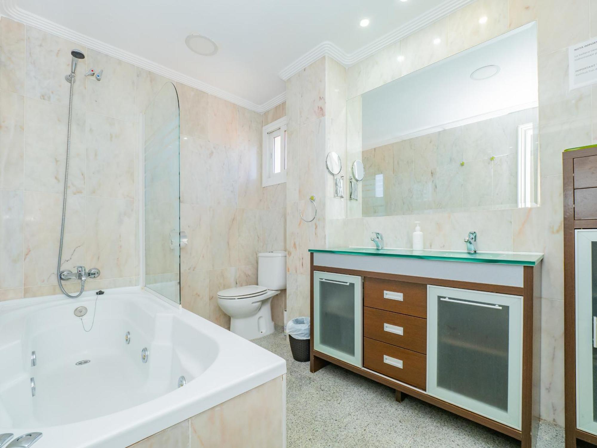 Cubo'S Cruz Humilladero Apartment Malaga Ngoại thất bức ảnh